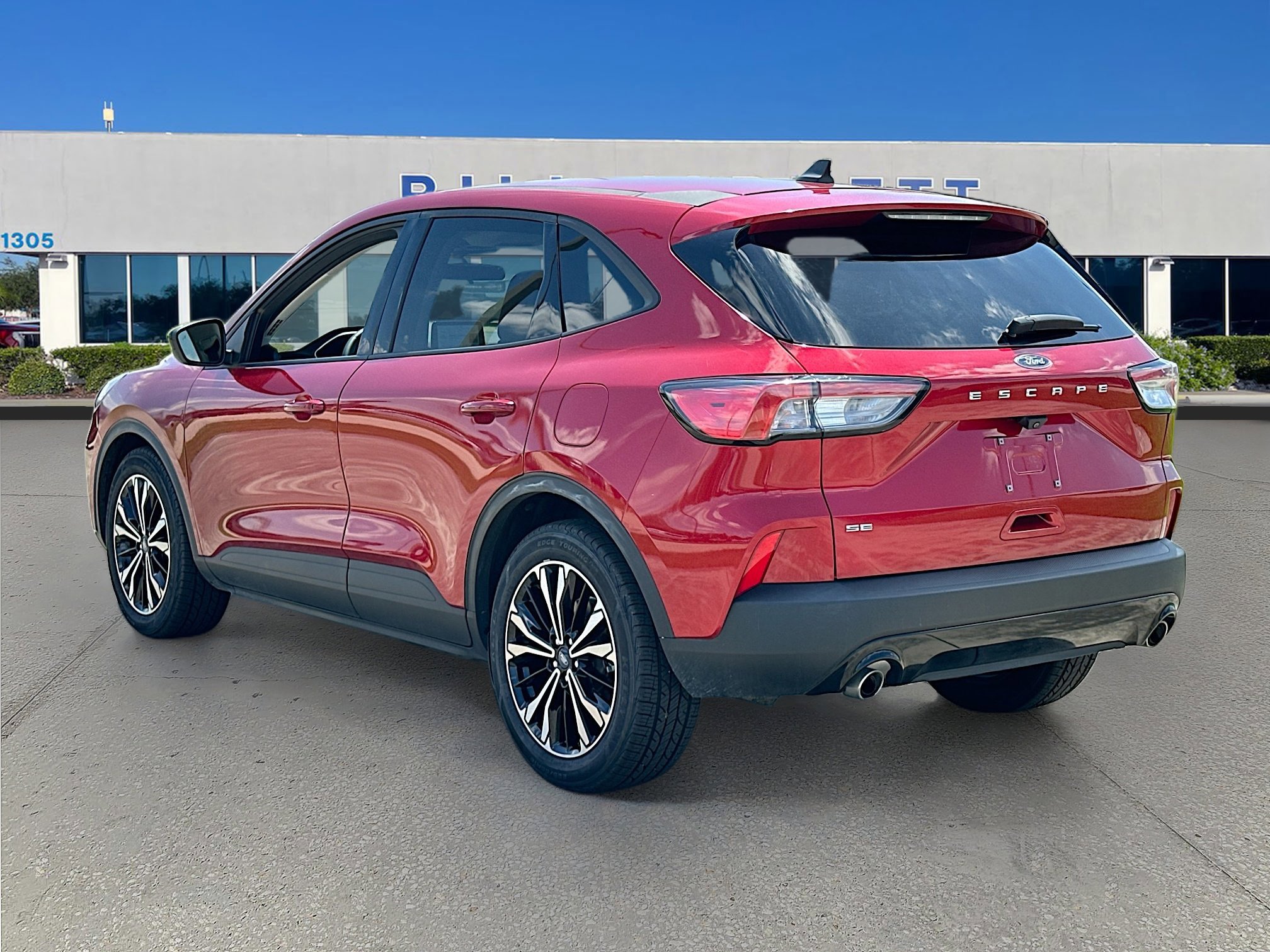 Certified 2021 Ford Escape SE w/ SE Sport Appearance Package image 3