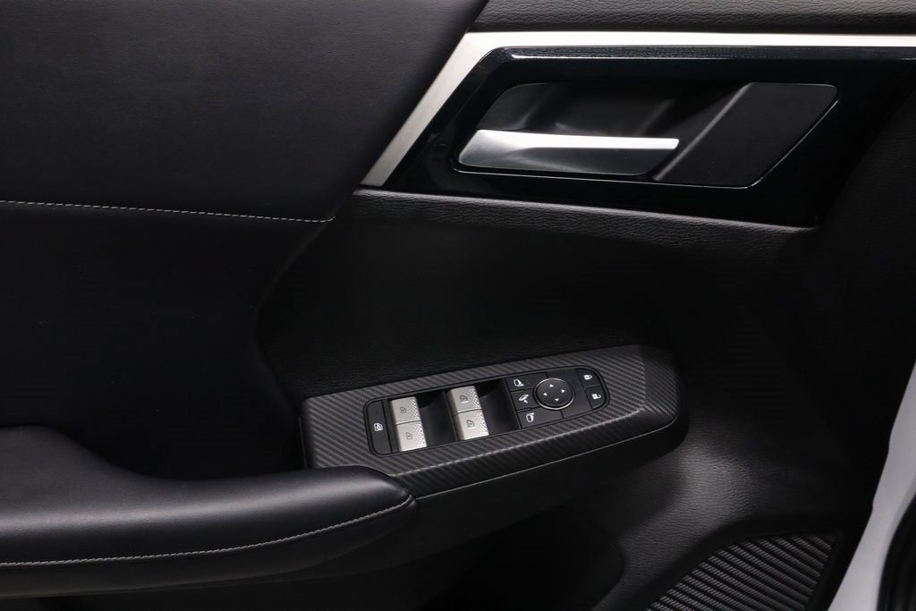 Used 2023 Mitsubishi Outlander SE image 23