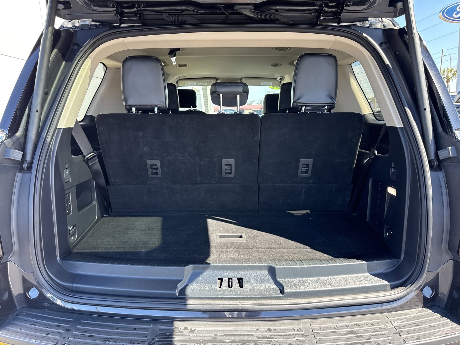 Certified 2024 Ford Expedition XLT image 8