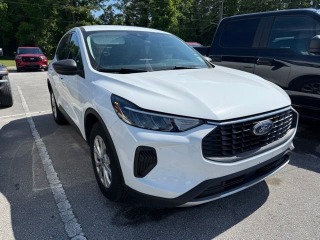 Certified 2024 Ford Escape Active FWD image 2