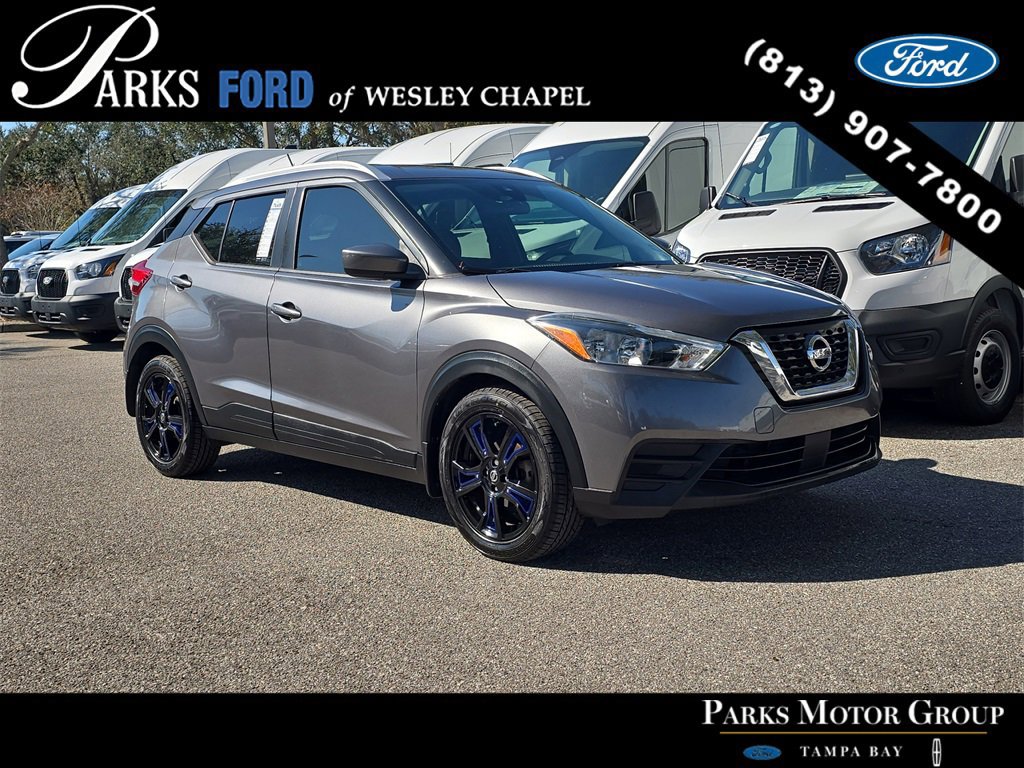 Used 2020 Nissan Kicks SV image 1