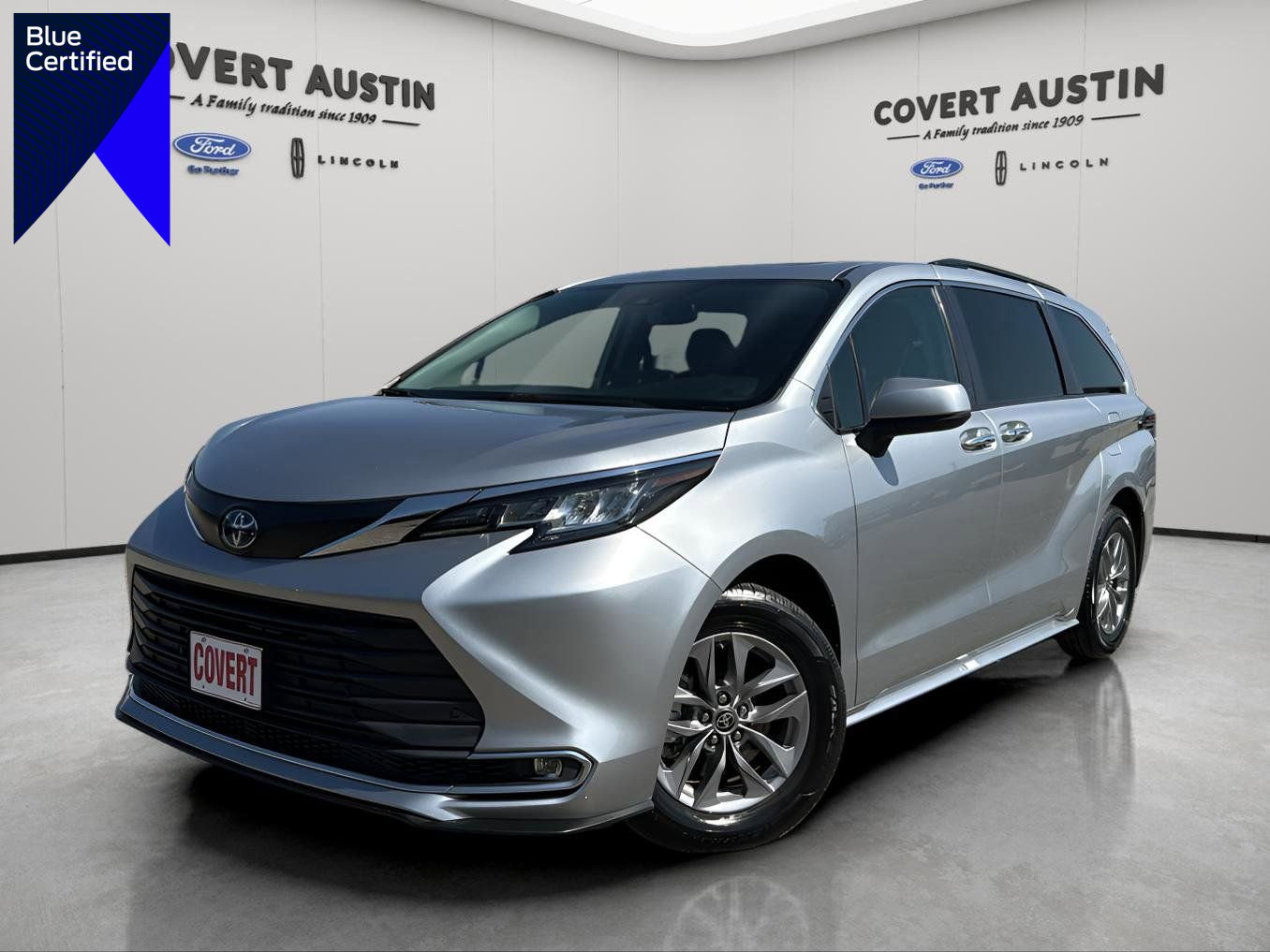 Used 2023 Toyota Sienna XLE image 1