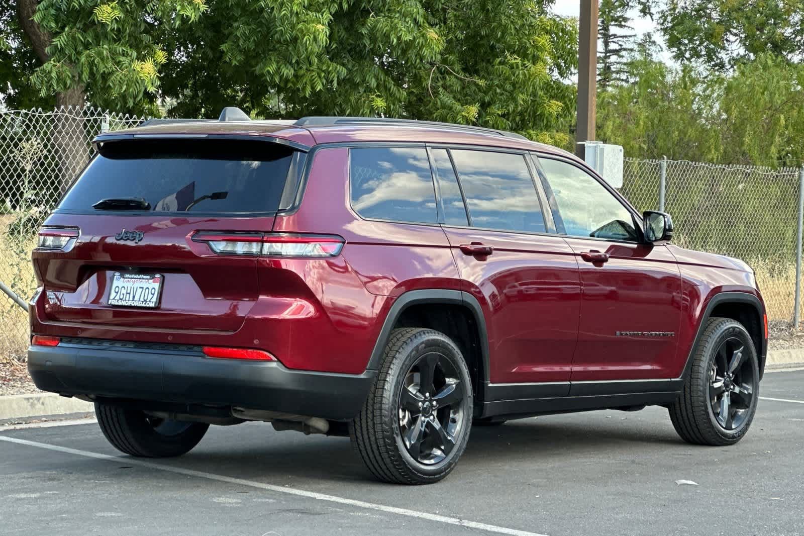 Used 2021 Jeep Grand Cherokee L Laredo RWD image 2