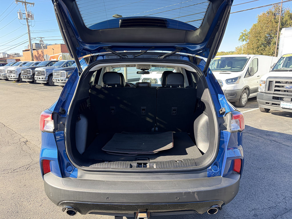 Certified 2022 Ford Escape SEL w/ SEL Stealth AWD Package image 6