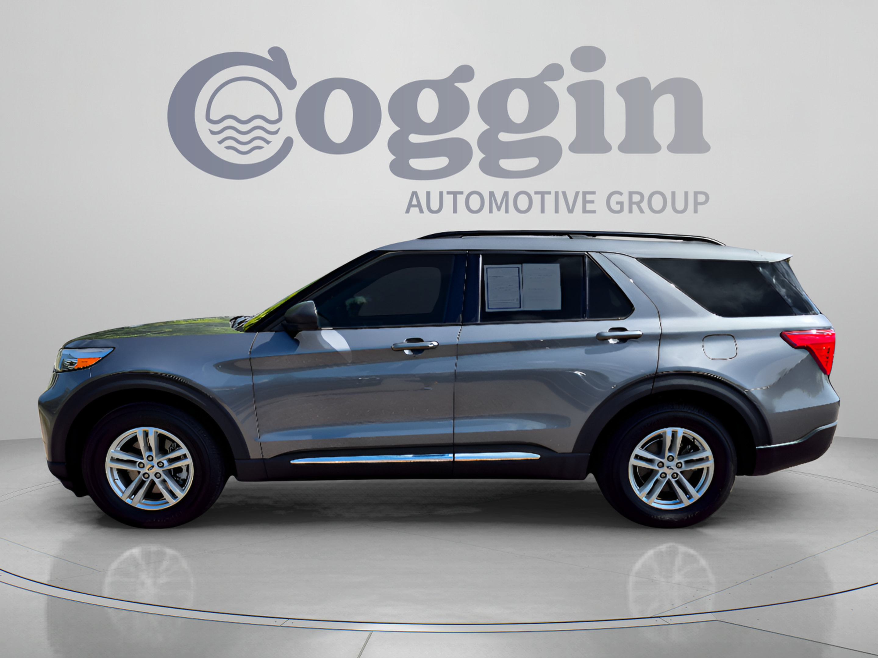 Certified 2022 Ford Explorer XLT RWD image 2
