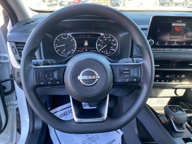 Used 2024 Nissan Rogue SV image 18