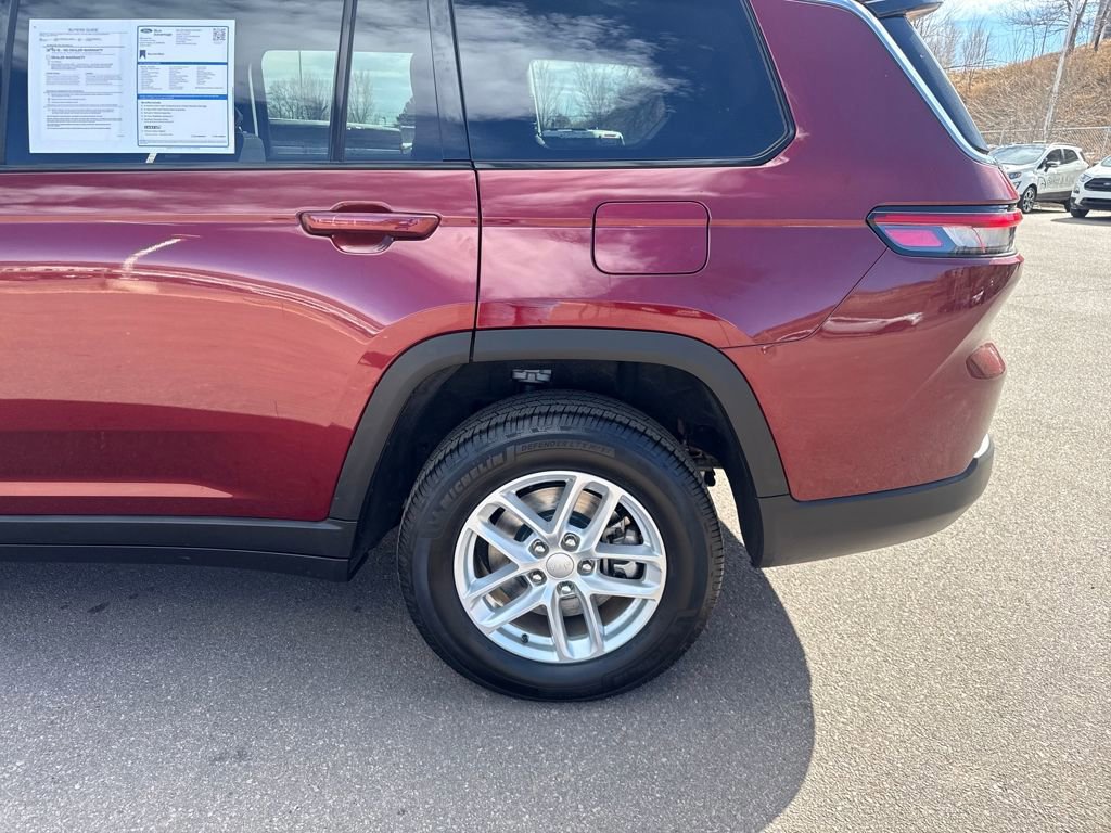 Used 2023 Jeep Grand Cherokee L Laredo image 6