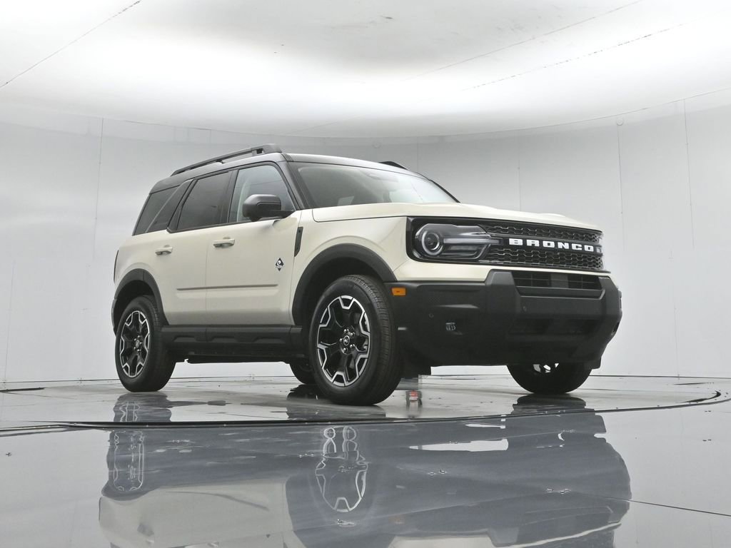 Certified 2025 Ford Bronco Sport Outer Banks w/ Outer Banks Tech Package+ AWD/4WD image 49