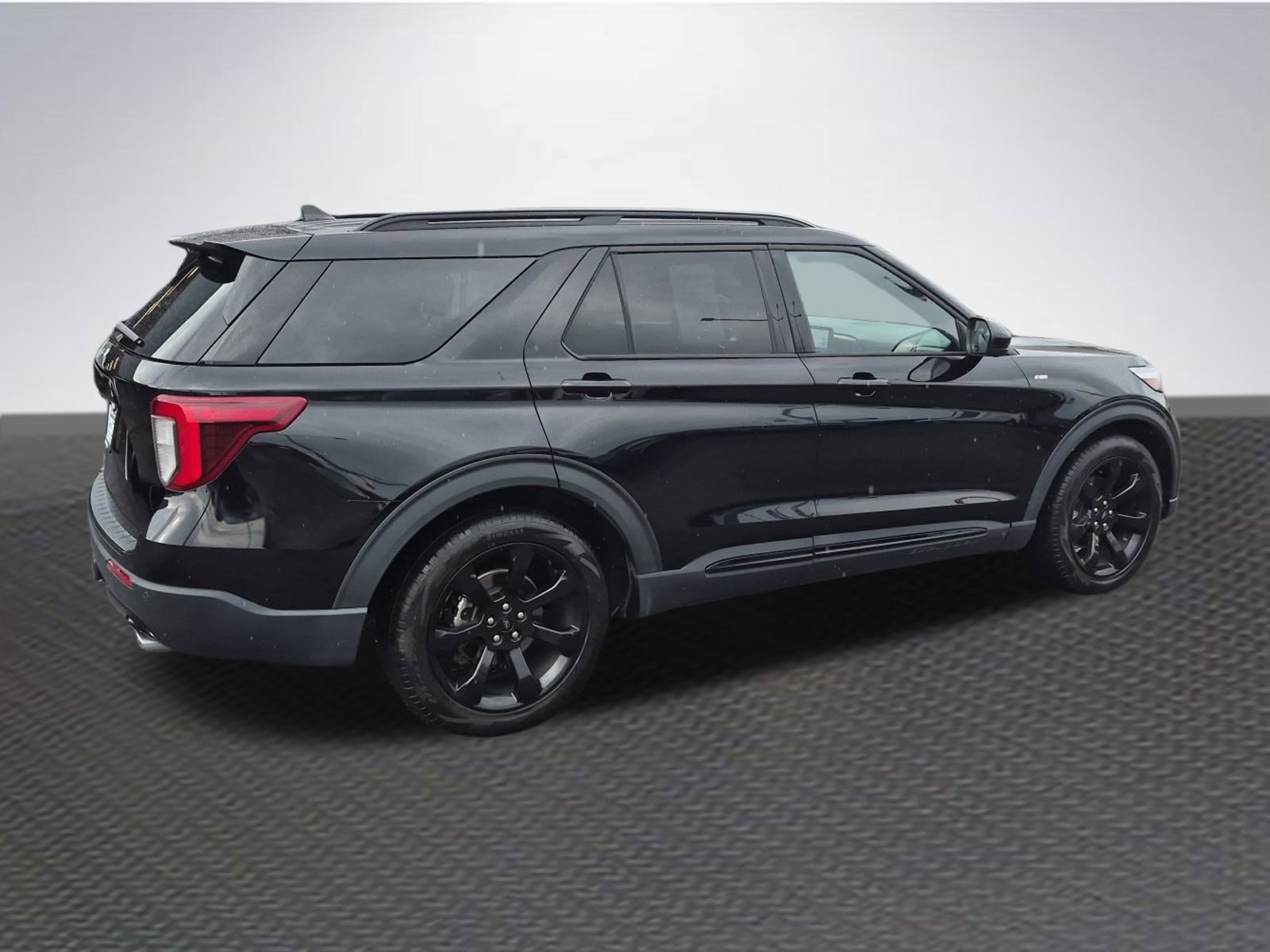 Certified 2023 Ford Explorer ST-Line w/ Class IV Trailer Tow Package image 4