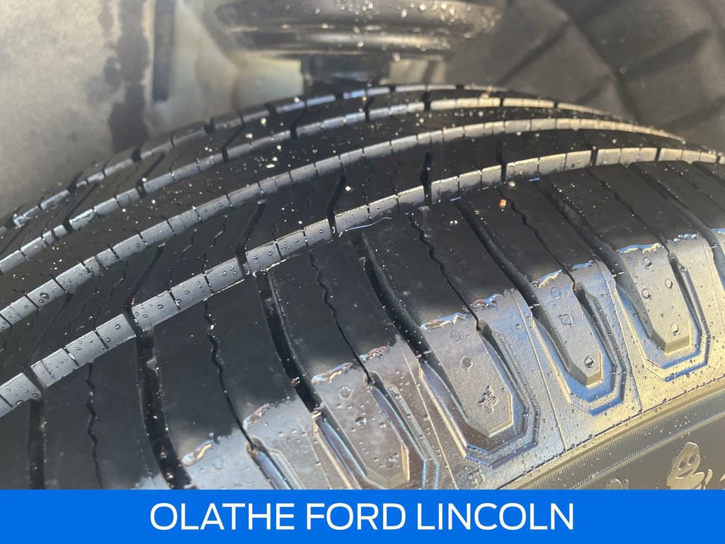 Used 2020 Buick Enclave Essence image 31