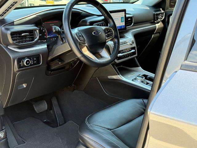 Certified 2023 Ford Explorer XLT w/ Equipment Group 202A RWD image 7