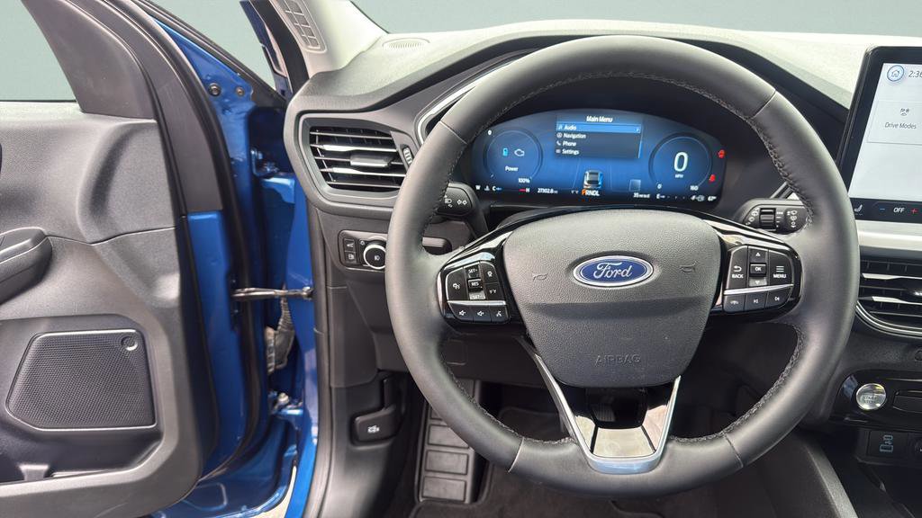 Certified 2023 Ford Escape Platinum AWD/4WD image 31