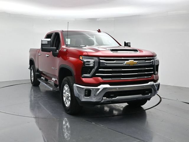 Used 2025 Chevrolet Silverado 2500 LTZ w/ LTZ Convenience Package AWD/4WD image 5