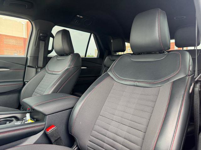 Certified 2025 Ford Explorer ST-Line RWD image 21