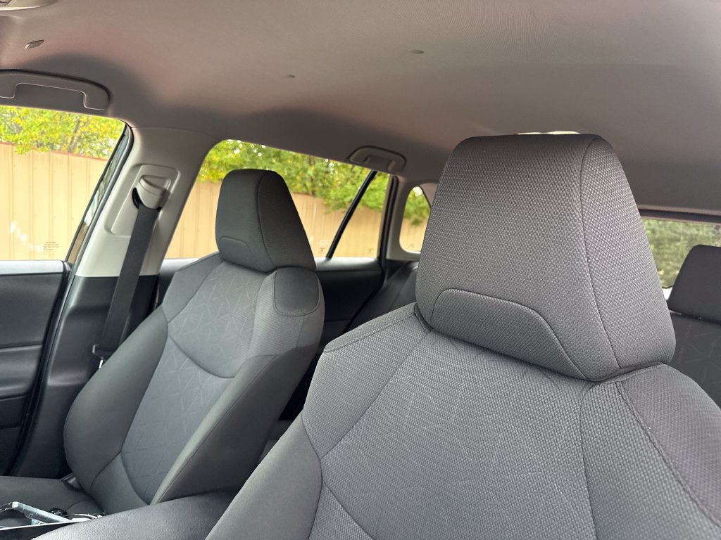 Used 2025 Toyota RAV4 XLE AWD/4WD image 13