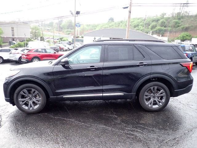 Certified 2025 Ford Explorer Active w/ Active Comfort Package AWD/4WD image 6