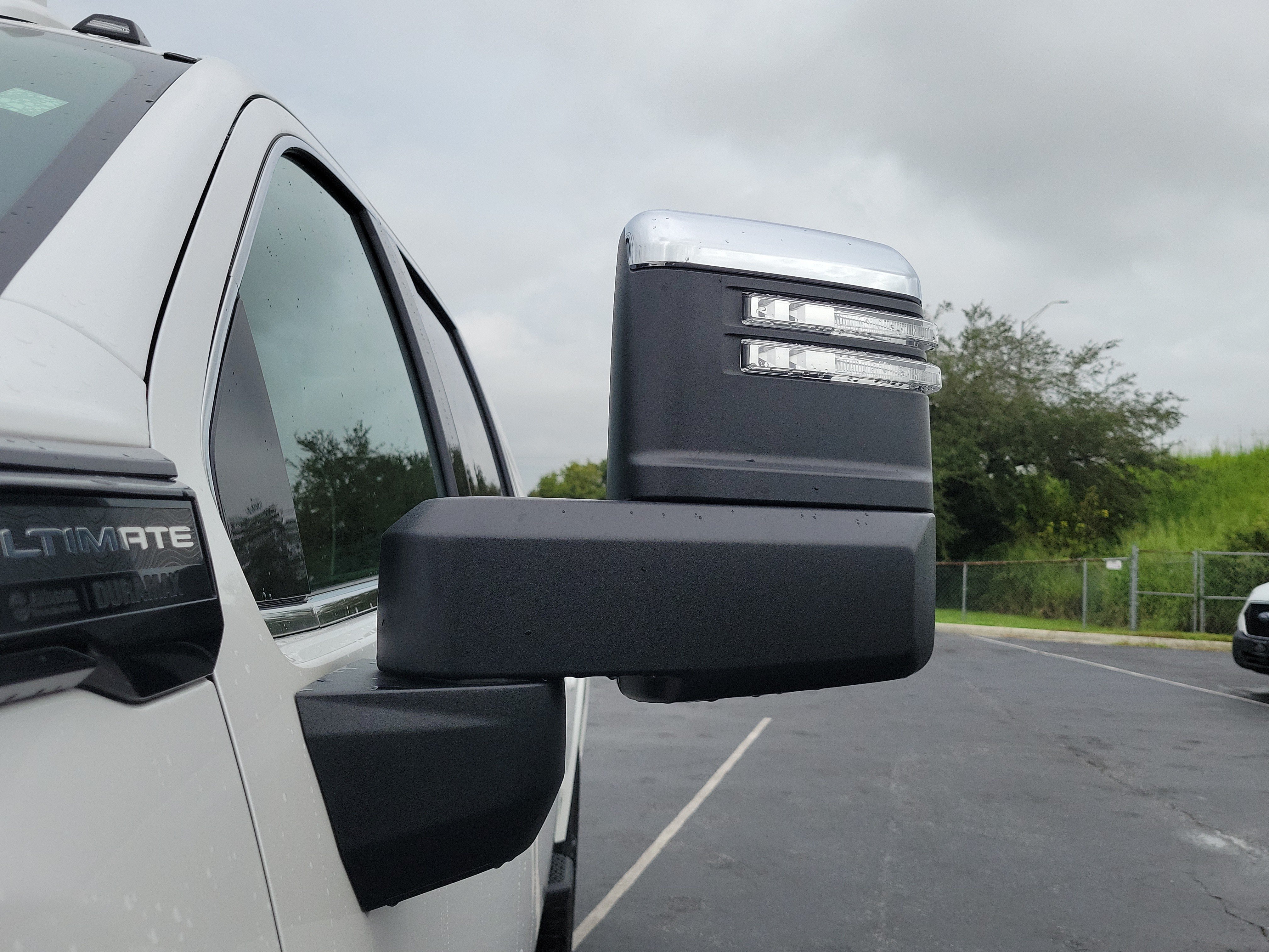 Used 2025 GMC Sierra 2500 Denali Ultimate AWD/4WD image 4