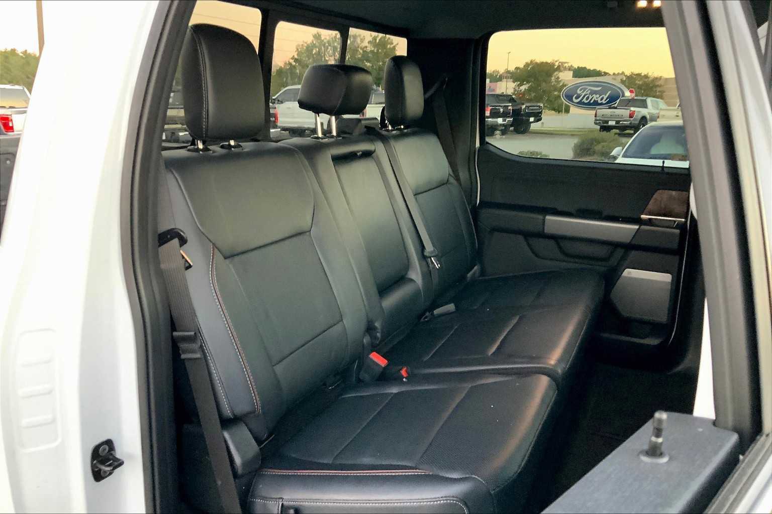 Certified 2024 Ford F250 Lariat w/ Lariat Ultimate Package image 18