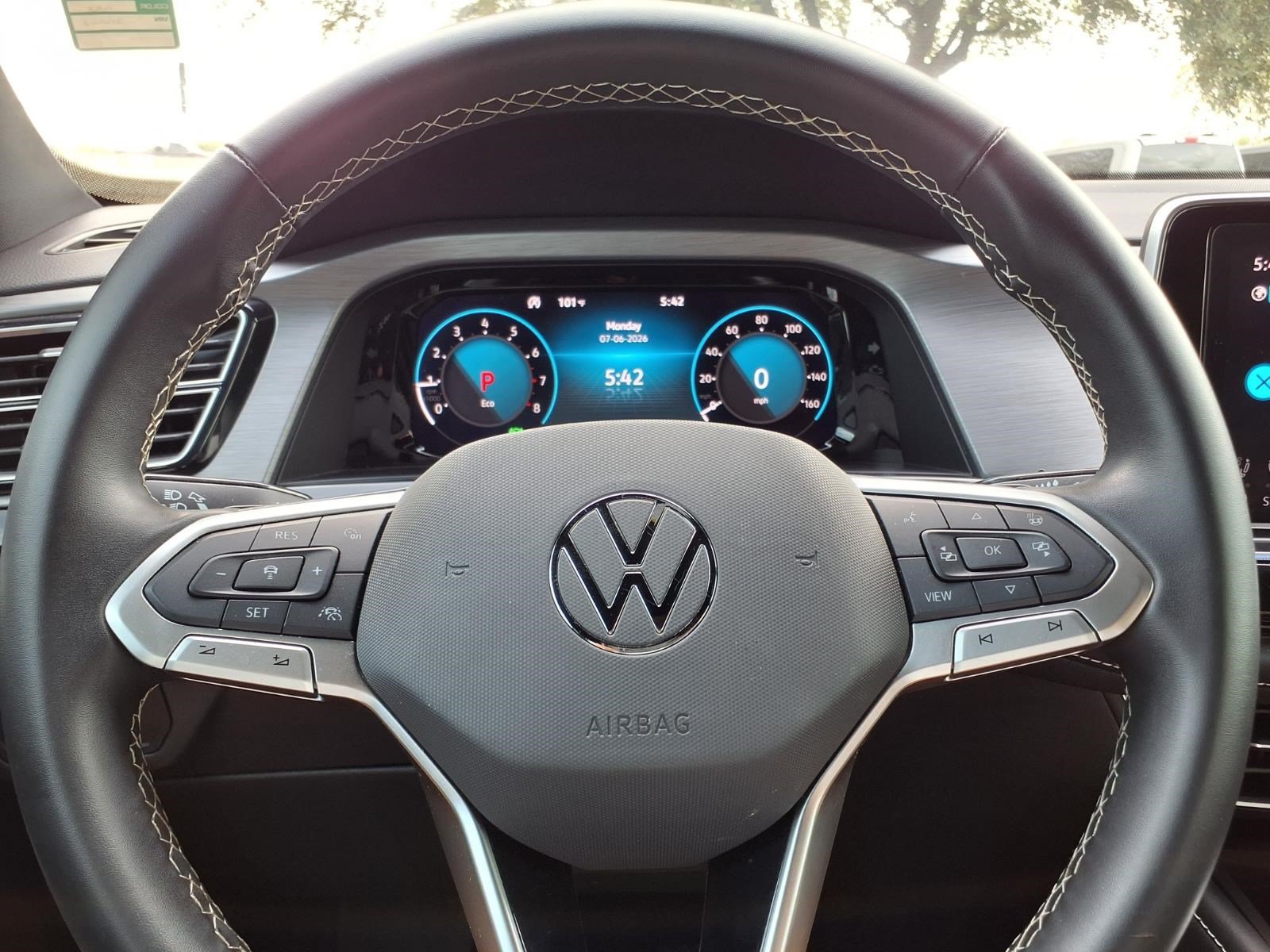 Used 2025 Volkswagen Atlas Cross Sport SE FWD image 23