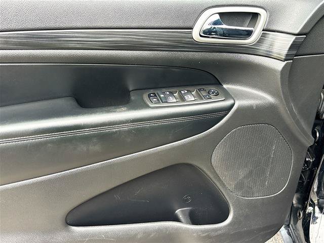 Used 2022 Jeep Grand Cherokee Laredo E AWD/4WD image 19