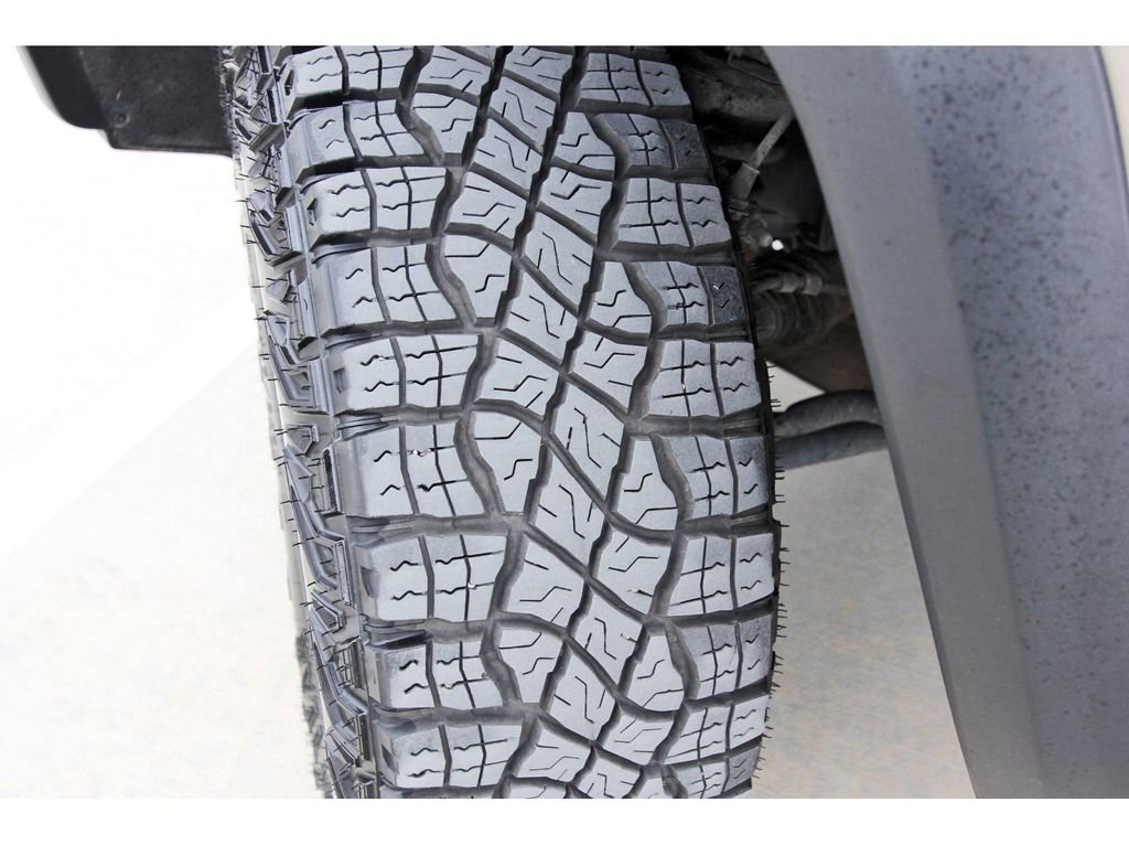 Used 2024 GMC Canyon AT4 w/ AT4 Premium Package image 30