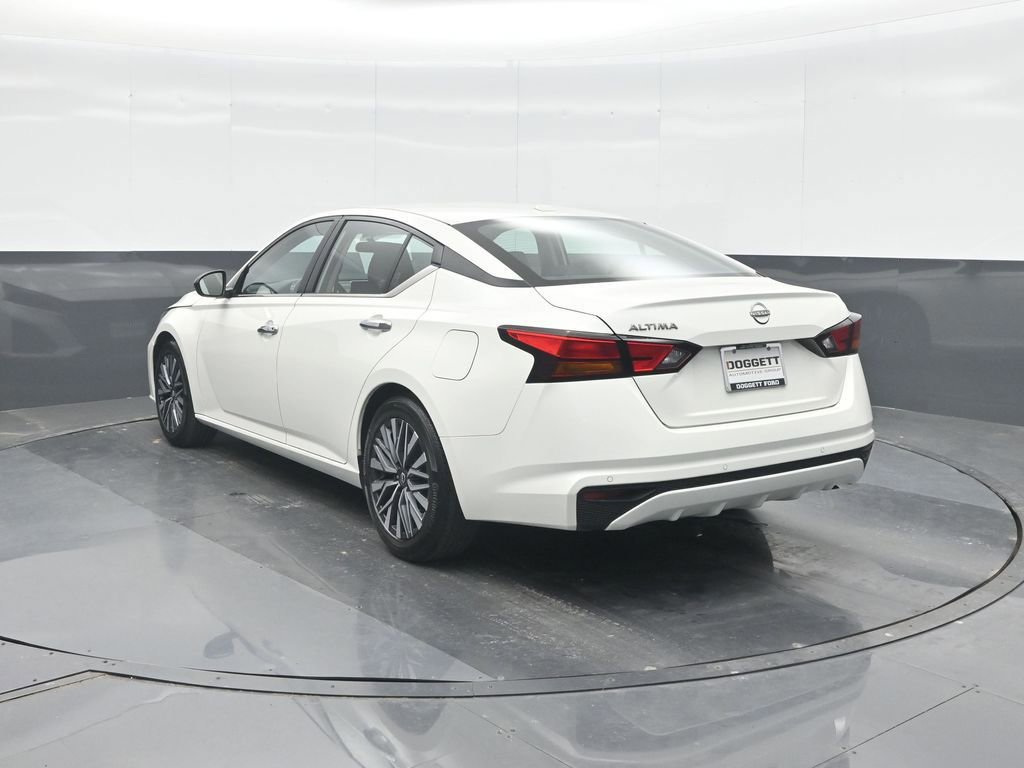 Used 2025 Nissan Altima 2.5 SV FWD image 4