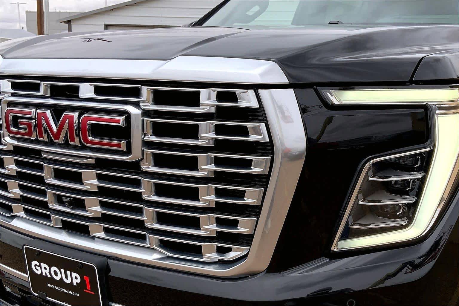 Used 2025 GMC Yukon XL Denali AWD/4WD image 30