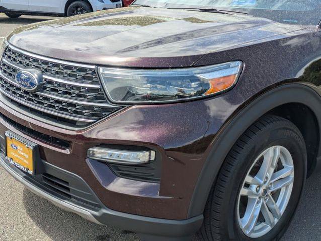 Certified 2022 Ford Explorer XLT w/ Equipment Group 202A AWD/4WD image 9