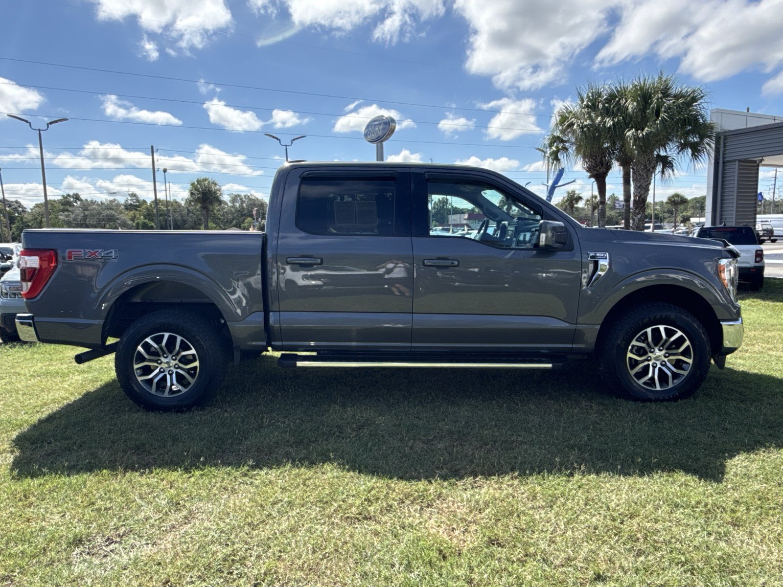 Certified 2022 Ford F150 Lariat w/ FX4 Off-Road Package AWD/4WD image 3