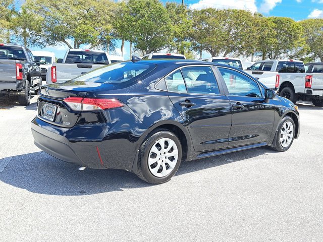 Used 2024 Toyota Corolla LE image 4