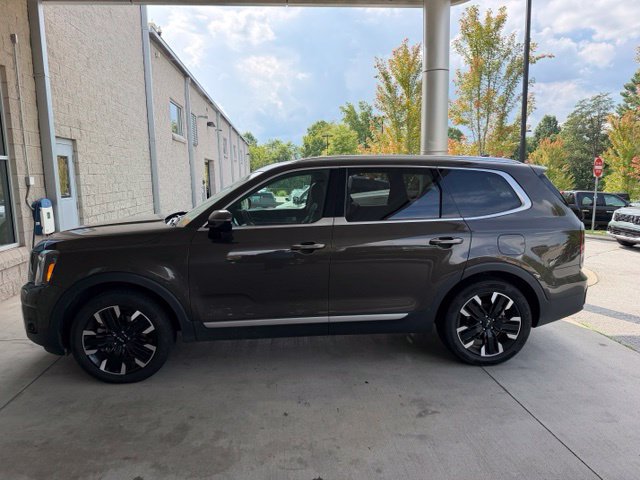 Used 2024 Kia Telluride SX w/ Towing Package AWD/4WD image 2