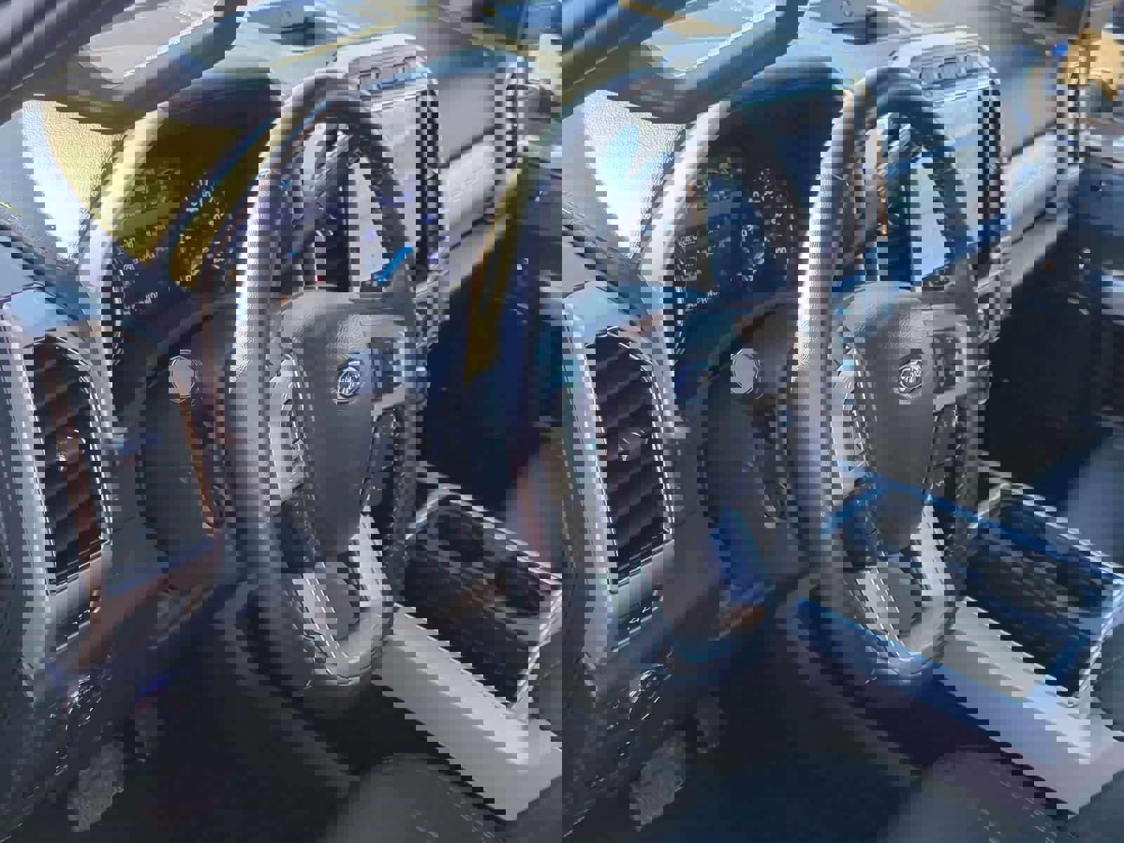 Certified 2022 Ford F350 Lariat w/ Tremor Off-Road Package image 10