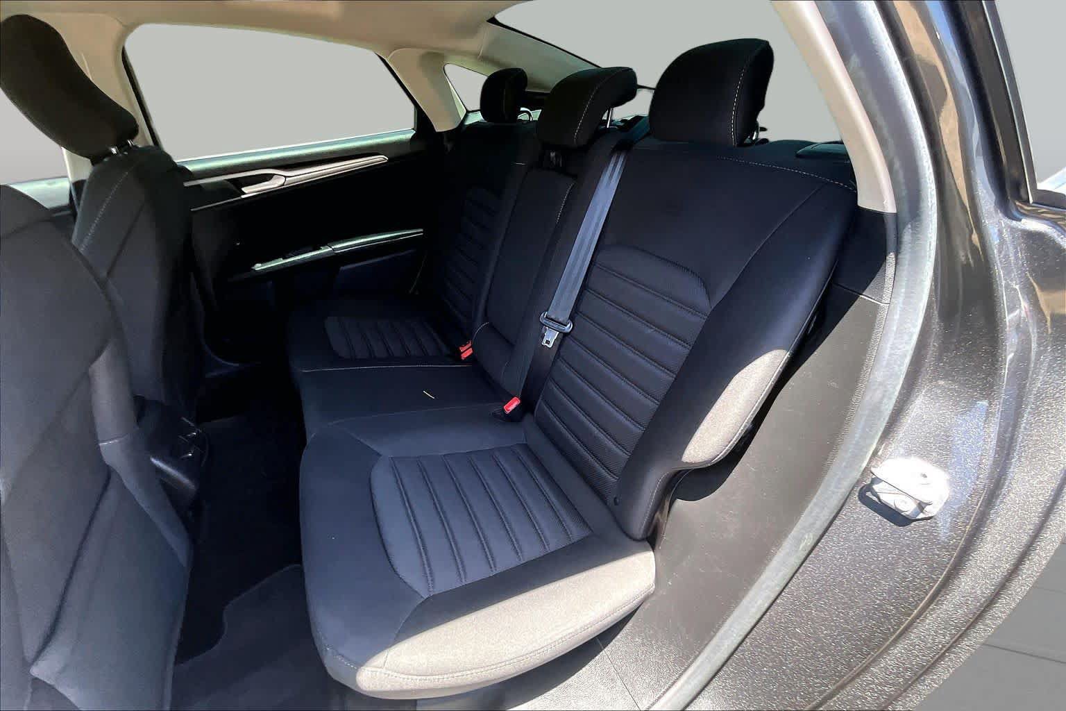 Certified 2019 Ford Fusion SE FWD image 21