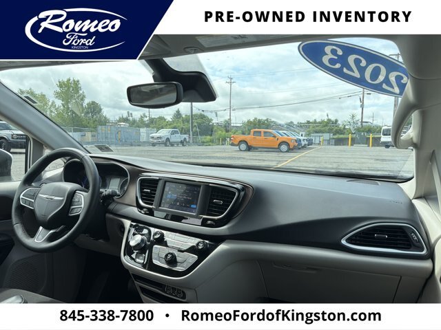 Used 2023 Chrysler Voyager LX FWD image 15