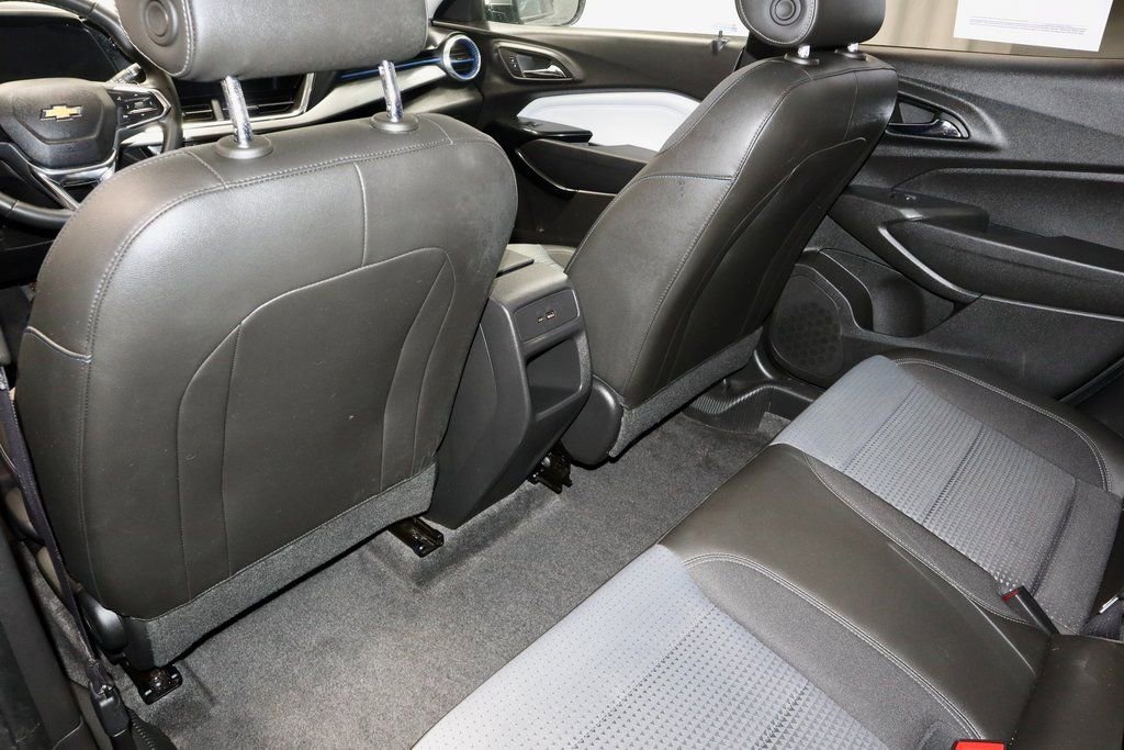 Used 2025 Chevrolet Trax LT w/ Driver Confidence Package image 21