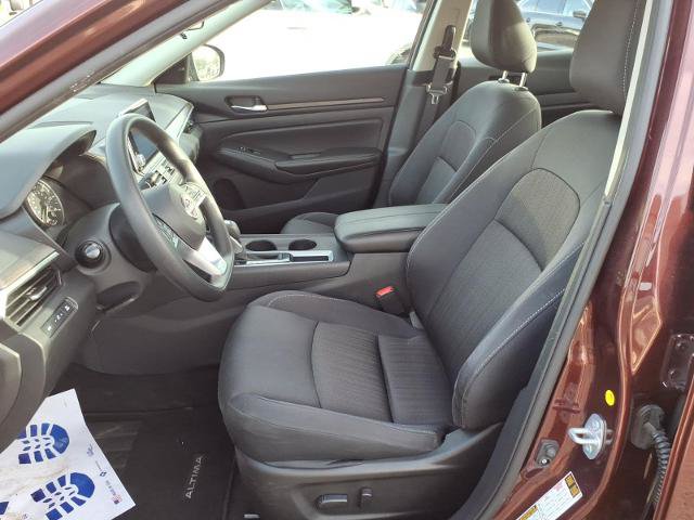 Used 2025 Nissan Altima 2.5 SV FWD image 8