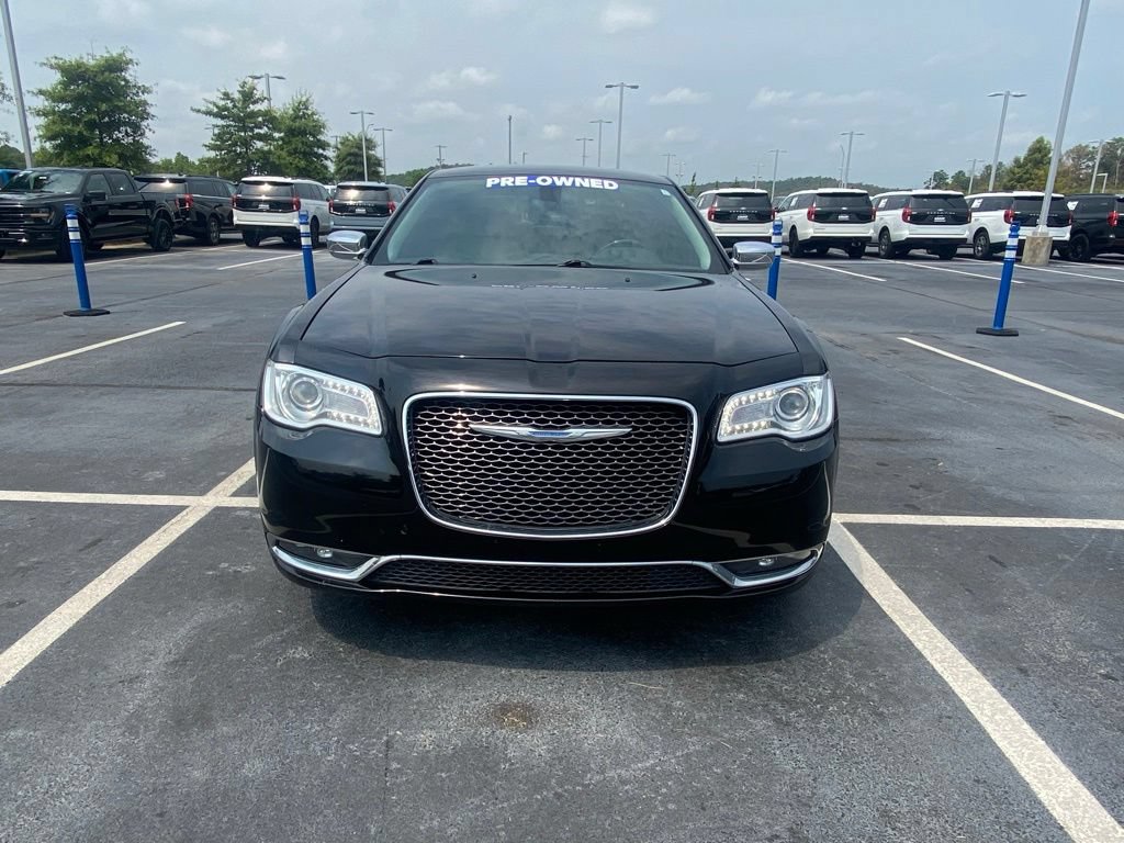 Used 2018 Chrysler 300 Limited AWD/4WD image 2
