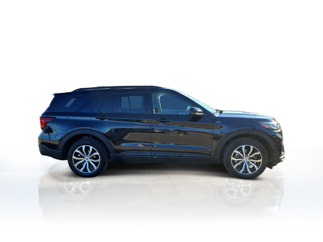Certified 2025 Ford Explorer ST-Line AWD/4WD image 8