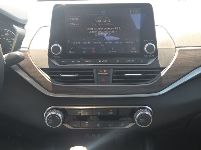 Used 2025 Nissan Altima 2.5 SV FWD image 25