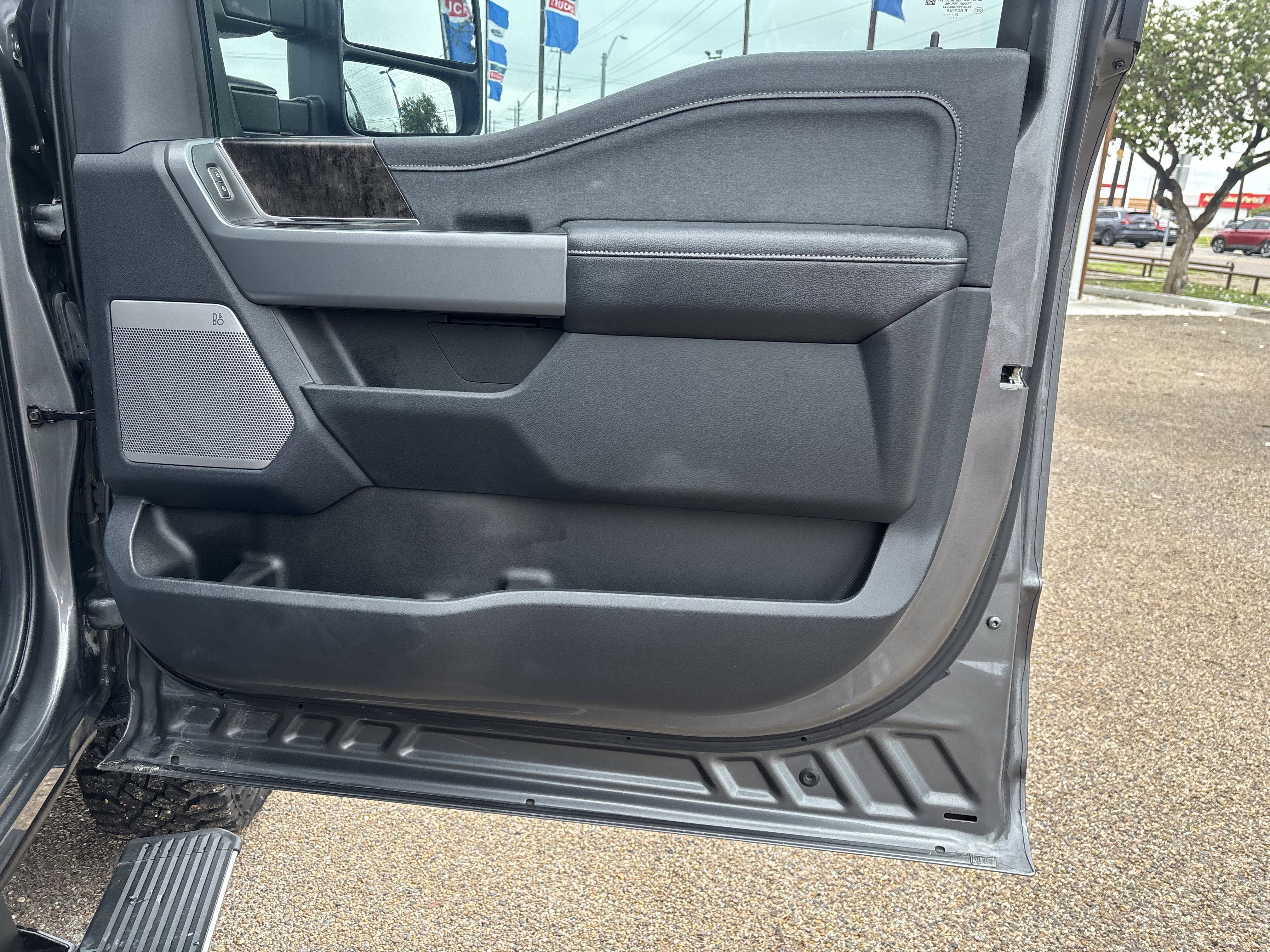 Certified 2024 Ford F250 Lariat w/ Lariat Ultimate Package AWD/4WD image 23