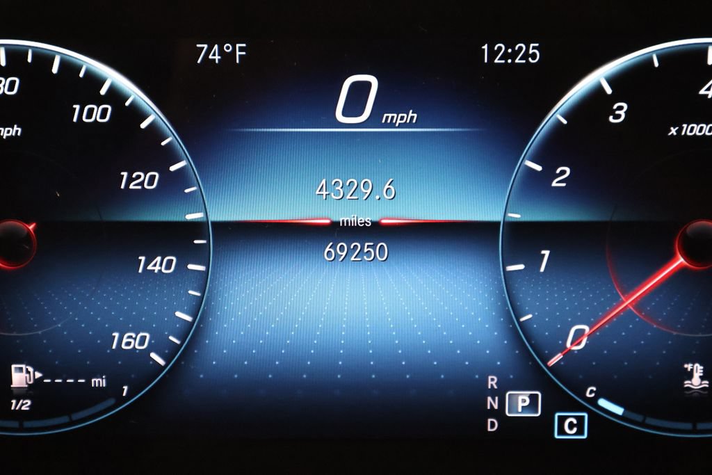 Used 2021 Mercedes-Benz GLE 350 4MATIC image 25