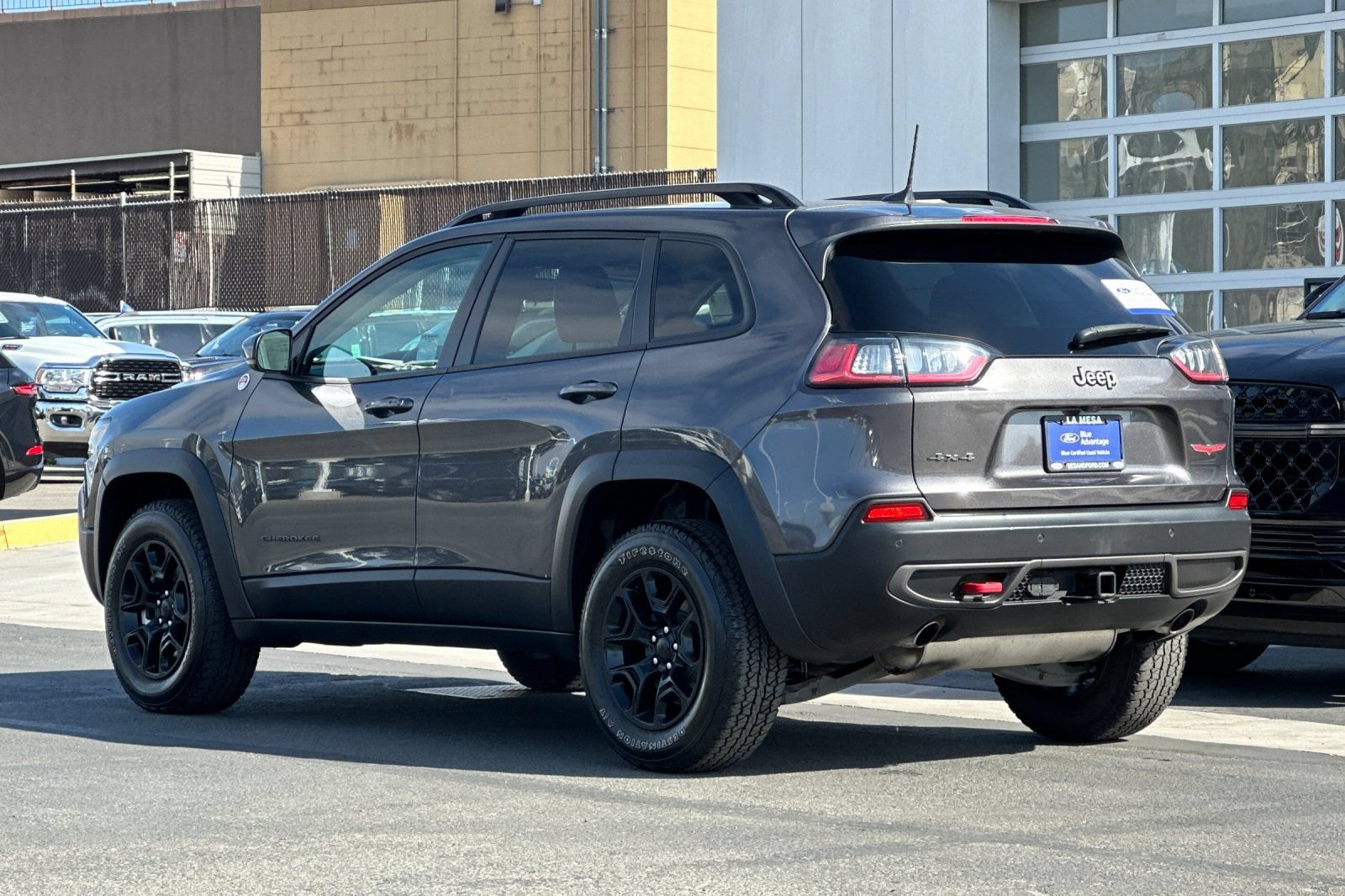 Used 2022 Jeep Cherokee Trailhawk w/ Trailer Tow Group AWD/4WD image 5