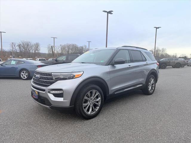 Certified 2022 Ford Explorer XLT w/ Equipment Group 202A image 8