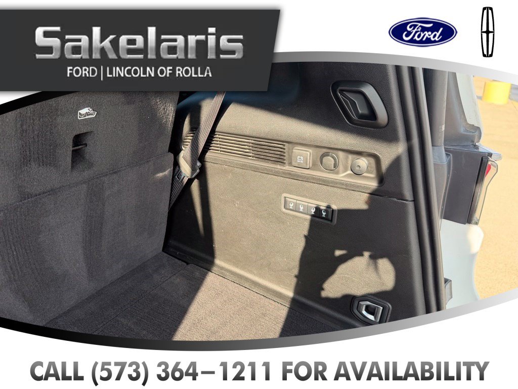 Used 2025 Jeep Wagoneer Series II w/ 8-Passenger Seating Package AWD/4WD image 44