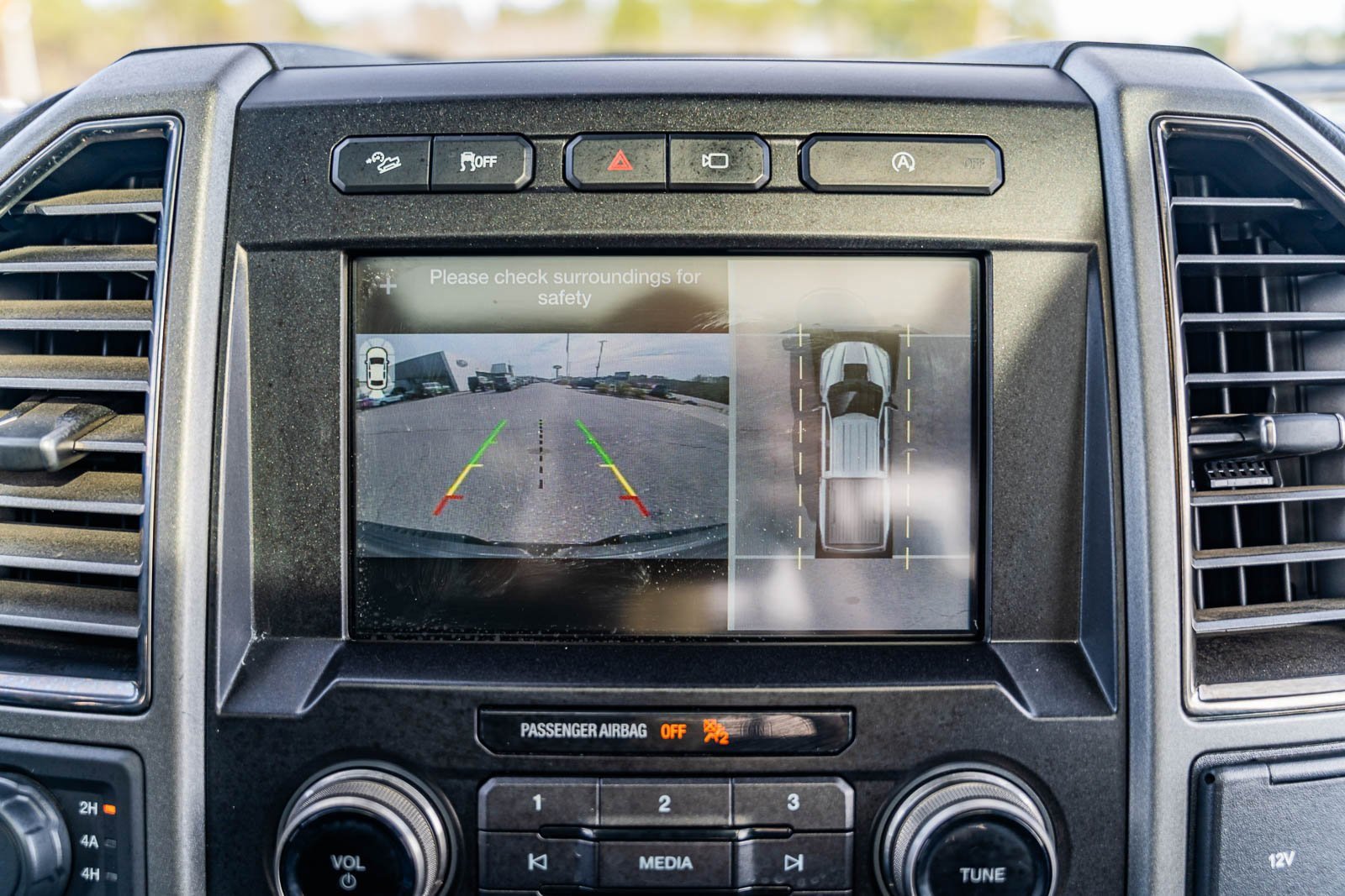 Certified 2018 Ford F150 Raptor w/ Equipment Group 802A Luxury image 29