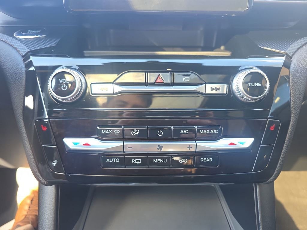 Certified 2023 Ford Explorer ST-Line w/ Class IV Trailer Tow Package image 30