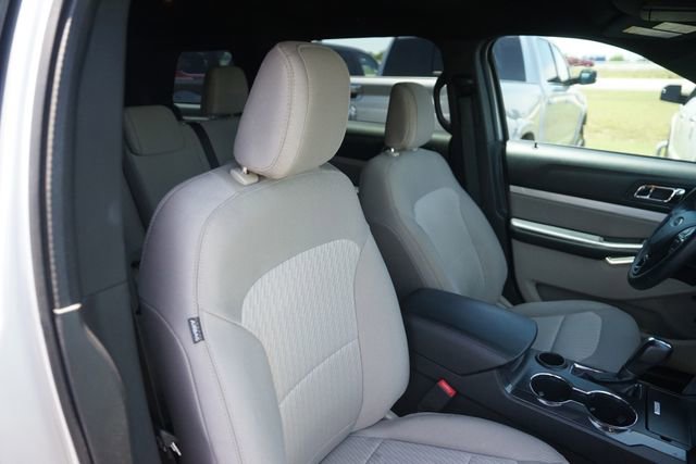 Certified 2018 Ford Explorer FWD image 21