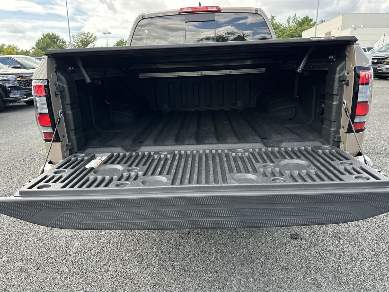 Used 2023 Nissan Frontier PRO-4X w/ Pro-4X Premium Package AWD/4WD image 34