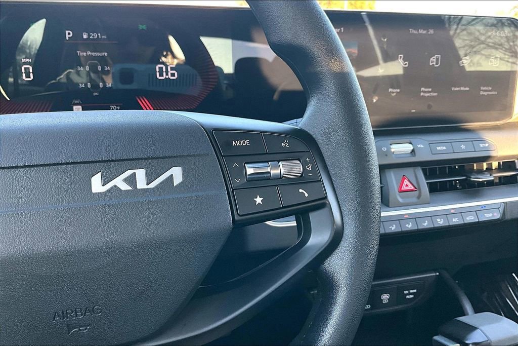 Used 2025 Kia K4 LXS image 18