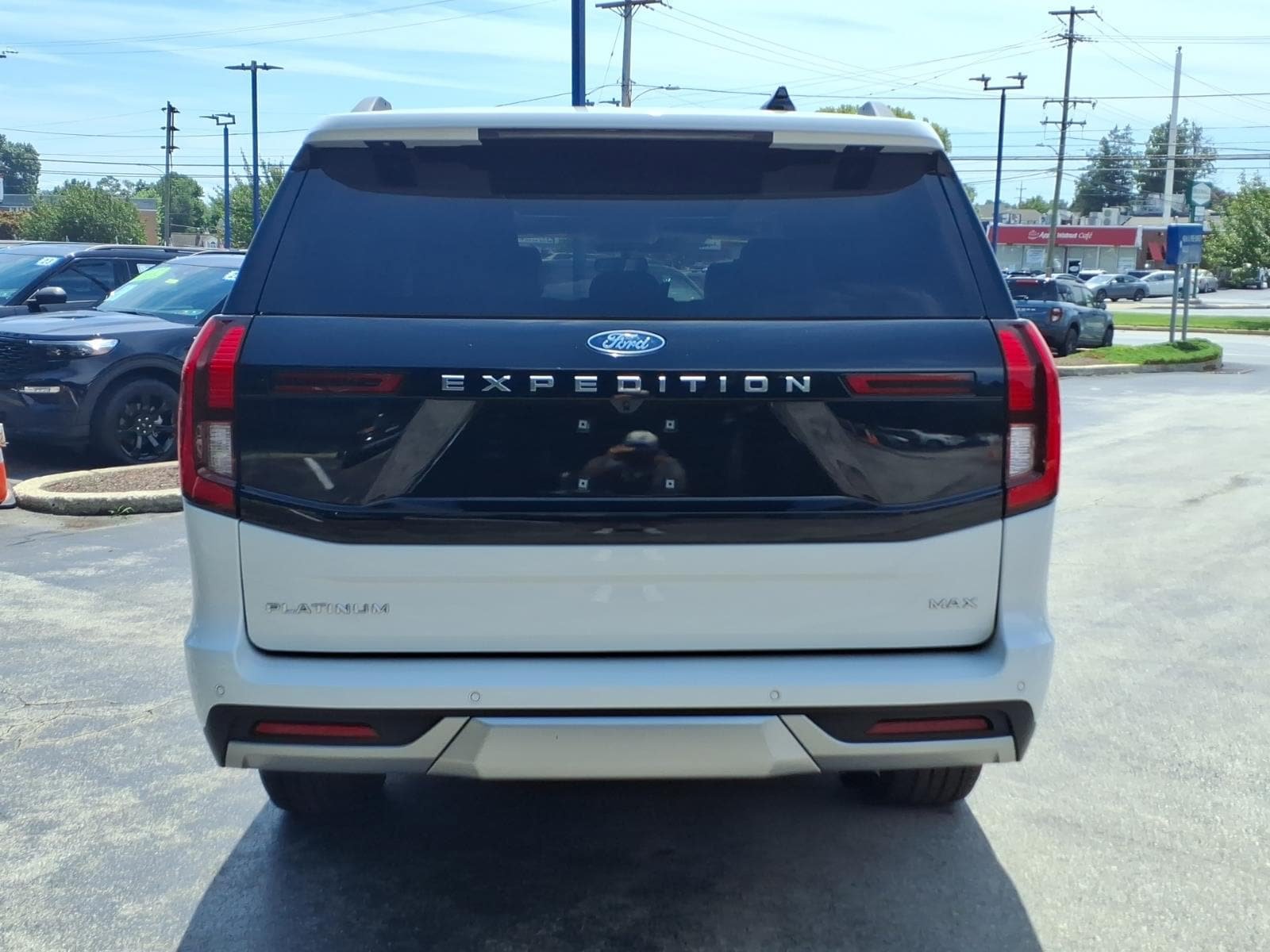 Certified 2025 Ford Expedition Max Platinum AWD/4WD image 5